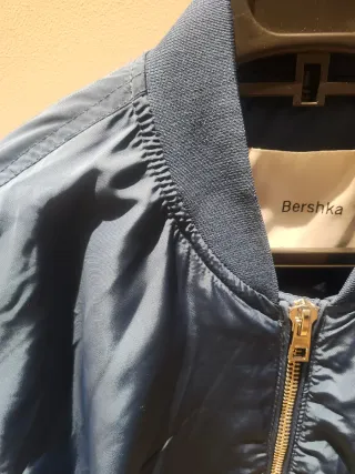 Chaqueta Bomber Bershka Azul