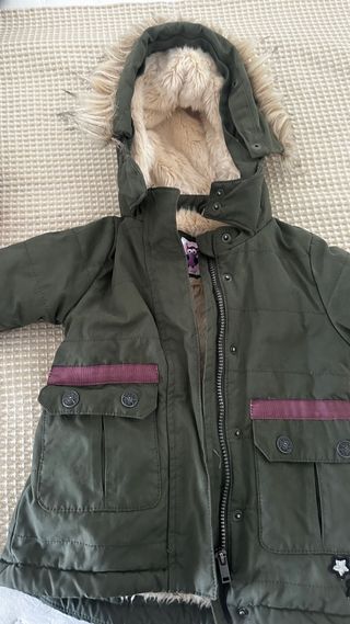 Abrigo niña verde con capucha y pelo