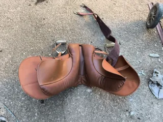 Silla de montar inglesa 16 pulgadas y cabezada