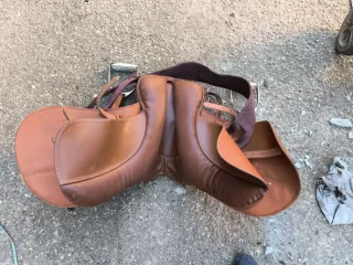 Silla de montar inglesa 16 pulgadas y cabezada