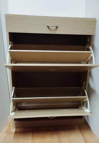 Zapatero de madera color roble