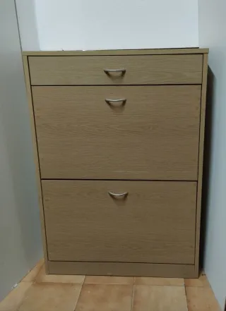 Zapatero de madera color roble