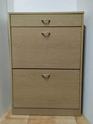 Zapatero de madera color roble