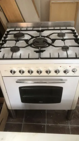 Cucina Rex a gas bianca 5 fuochi