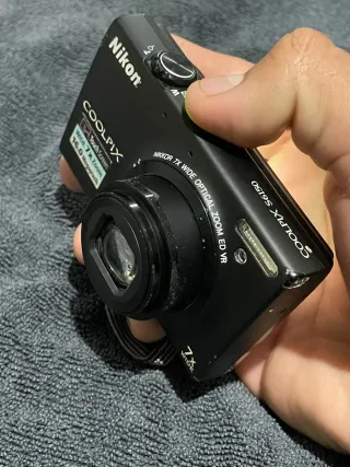 Cámara Nikon COOLPIX 16MP Zoom 7x