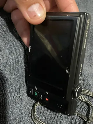 Cámara Nikon COOLPIX 16MP Zoom 7x