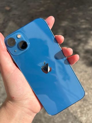 iPhone 13 azul como nuevo