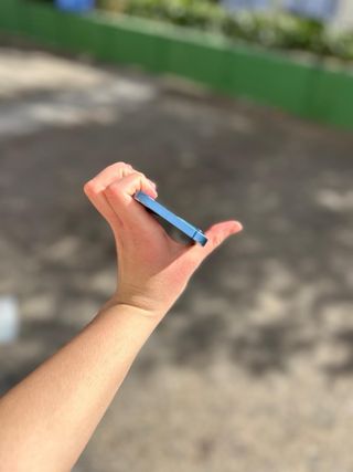 iPhone 13 azul como nuevo