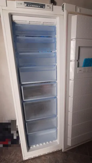 CONGELADOR VERTICAL BALAY/ NO FROST