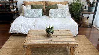 Mesa de centro rústica de madera