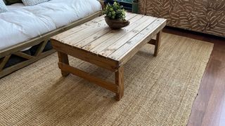 Mesa de centro rústica de madera