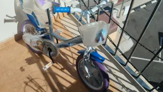 Bicicleta Infantil Frozen con Asiento