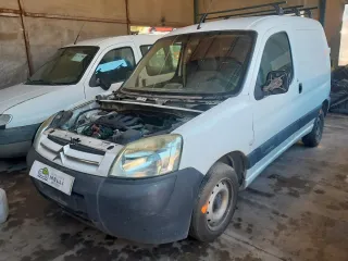 Moldura derecha delantera  Berlingo/Partner
