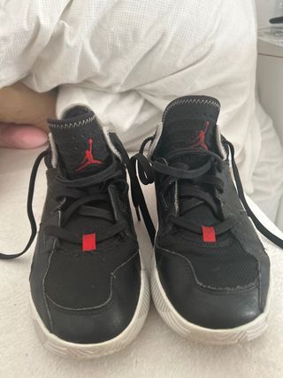 Zapatillas Jordan Baloncesto Negras Rojas