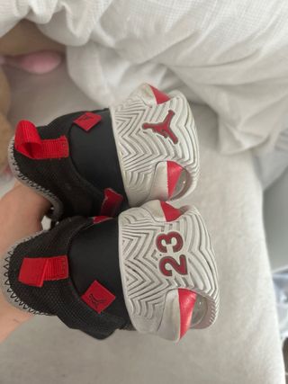 Zapatillas Jordan Baloncesto Negras Rojas