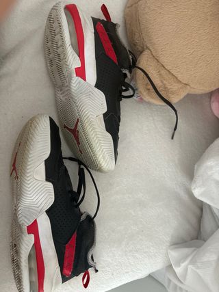 Zapatillas Jordan Baloncesto Negras Rojas