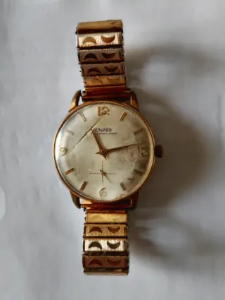 Reloj de pulsera marca Duward,tiene 65 años