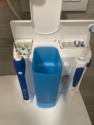 Oral-B Cepillo Eléctrico e Irrigador