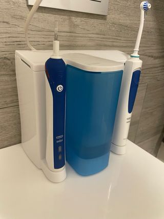 Oral-B Cepillo Eléctrico e Irrigador