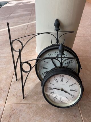 2 Relojes dobles de Pared Estilo Antiguo