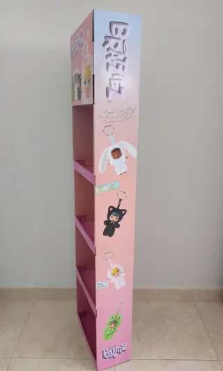 BRATZ BRATZIEZ EXPOSITOR MUÑECAS 1,20M