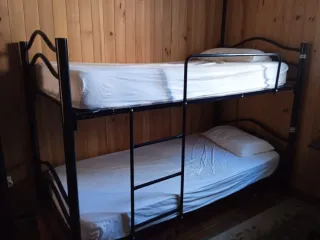 Litera con dos colchones. En perfecto estado.