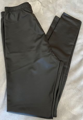 Pantalones ajustados efecto cuero.nuevos,sin uso