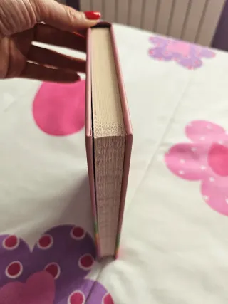 Idénticas y opuestas (Karina & Marina 1)