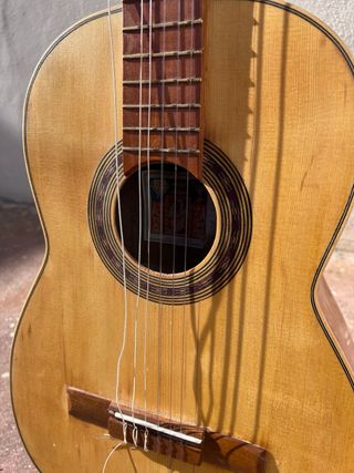 Guitarra Clásica Roca Antigua