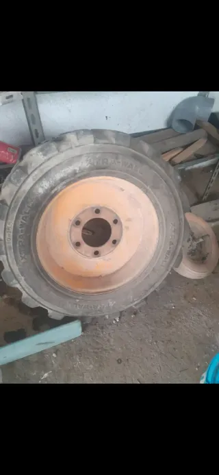 Cazo Mini 0.60 JCB 1CX + Llanta