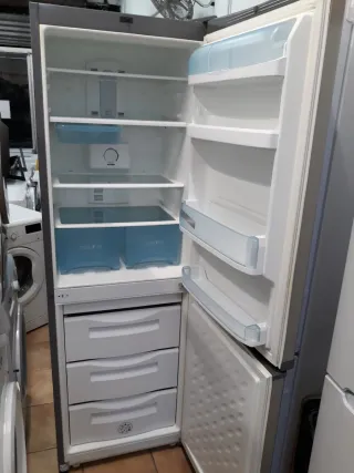 Nevera Daewoo plateada nos Frost