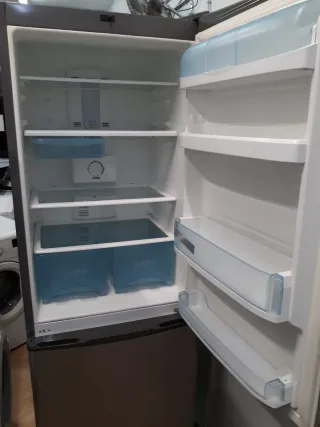 Nevera Daewoo plateada nos Frost