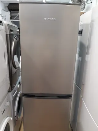 Nevera Daewoo plateada nos Frost