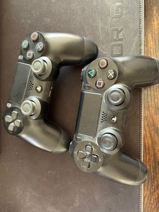 Dos mandos de PS4 para arreglar