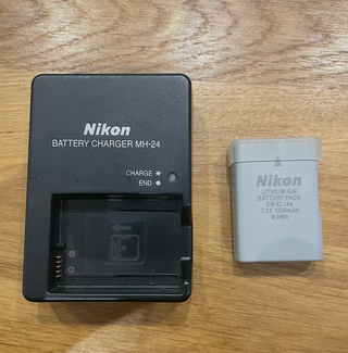 Cámara Nikon D3300 DSLR Kit Completo