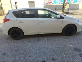 Toyota Auris 2015