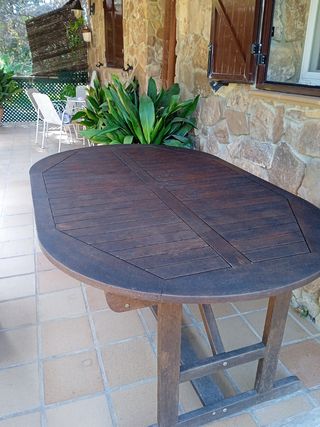 Mesa de madera de teka