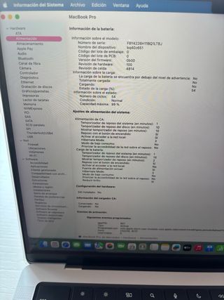 Macbook Pro 14” plata M3 512 GB 8 GB Memoria RAM.