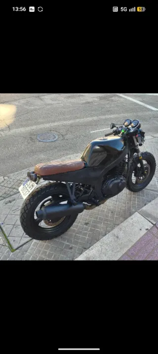 Suzuki GS500 Café Racer Negra/Marrón