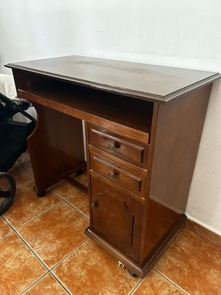 Escritorio de madera