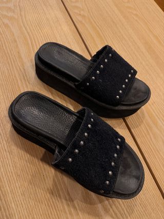 ✨ Sandalias negras plataforma con tachas