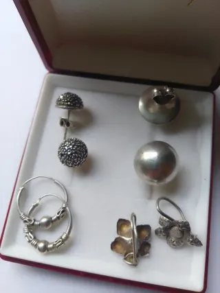 Lote de pendientes antiguos de plata