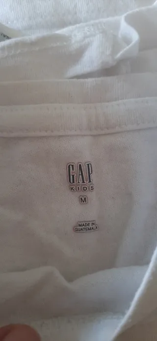 Camisetas infantiles GAP y Carters 4 por 5€