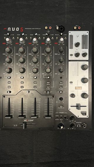 Mesa de DJ Ecler NUO5