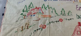 Centrotavola ricamato in tedesco.Corredo matrimoni