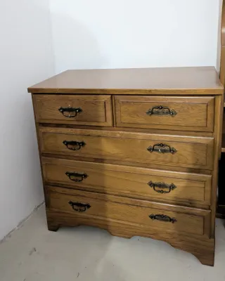 Cómoda y estantería: 2 módulos de madera maciza