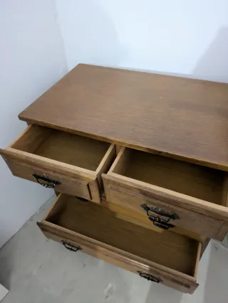 Cómoda y estantería: 2 módulos de madera maciza