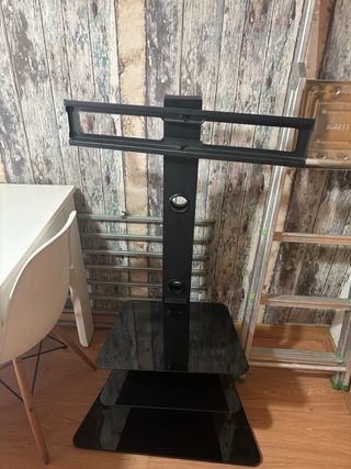 Soporte de pie para tv.