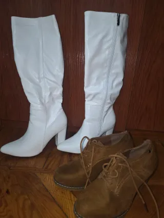 Botas altas blancas y botas bajas color cafe claro