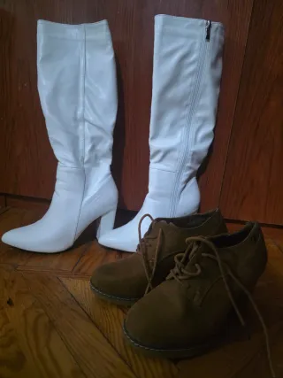 Botas altas blancas y botas bajas color cafe claro